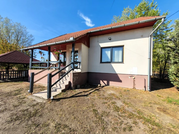 Eladó Ház Szentlőrinckáta 120 m2 