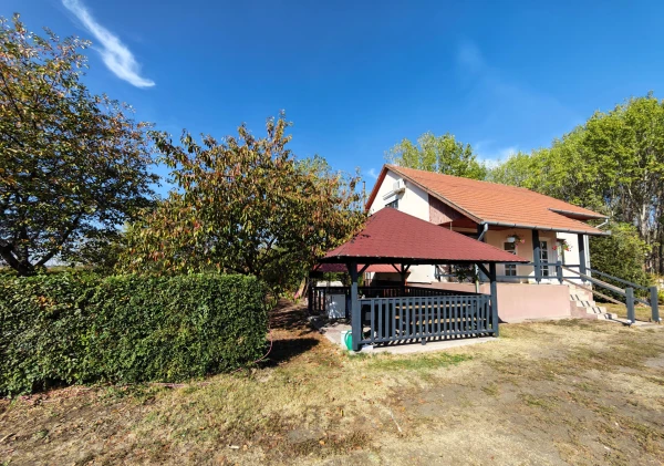 Eladó Ház Szentlőrinckáta 120 m2 