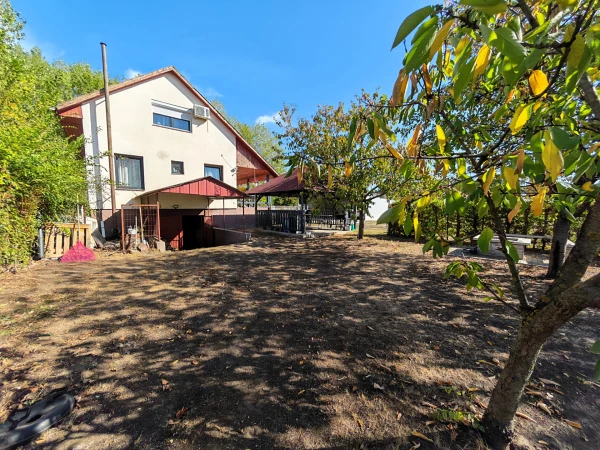 Eladó Ház Szentlőrinckáta 120 m2 