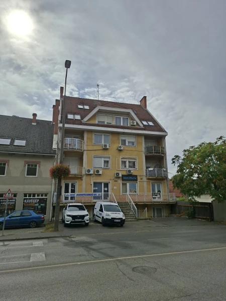Eladó Lakás Szolnok 77 m2 