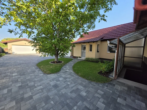 Eladó Ház Ceglédbercel 190 m2 