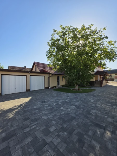 Eladó Ház Ceglédbercel 190 m2 