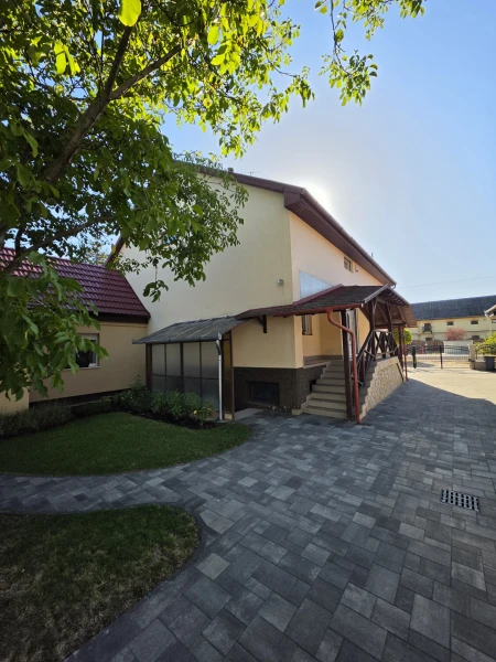 Eladó Ház Ceglédbercel 190 m2 