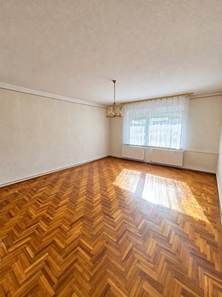 Eladó Ház Ceglédbercel 190 m2 