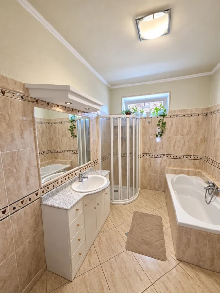 Eladó Ház Ceglédbercel 190 m2 