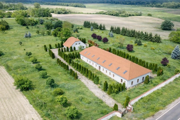 Eladó Ház Érsekvadkert 660 m2 