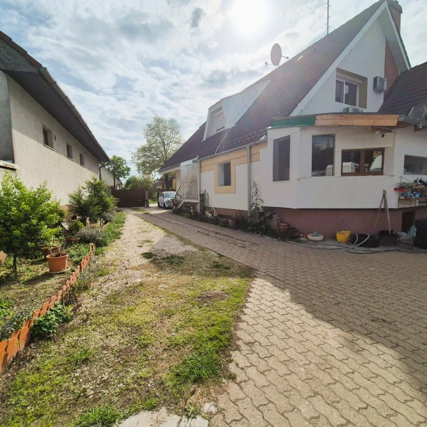 Eladó Ház Kecskemét 200 m2 