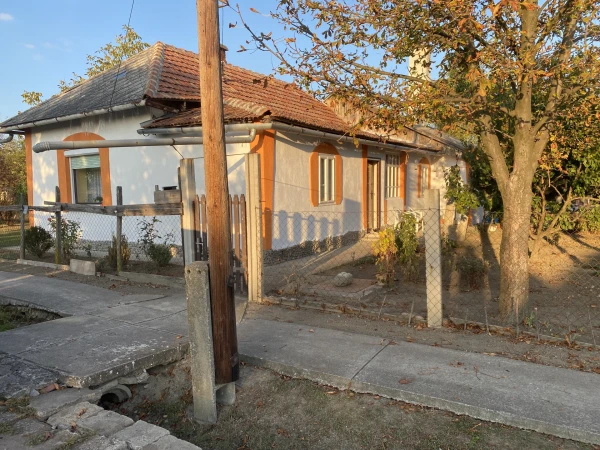Eladó Ház Kőtelek 80 m2 