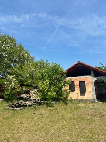 Eladó Ház Németkér 300 m2 
