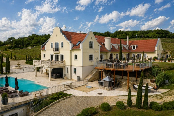 Eladó Telek Monoszló 100000 m2 