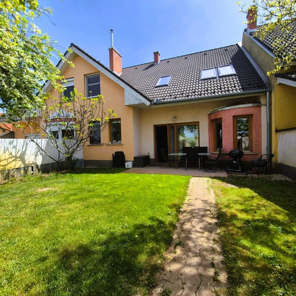 Eladó Ház Kecskemét 195 m2 