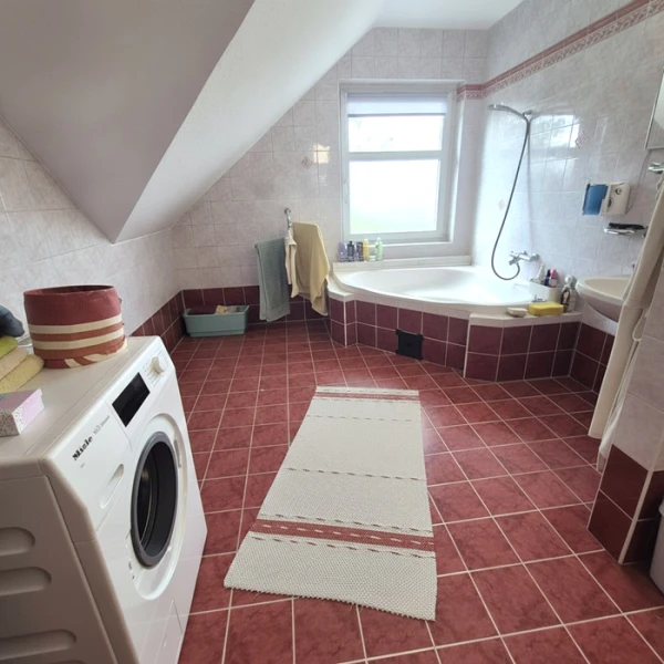 Eladó Ház Kecskemét 195 m2 