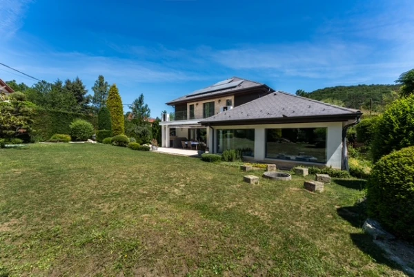 Eladó Ház Solymár 388 m2 