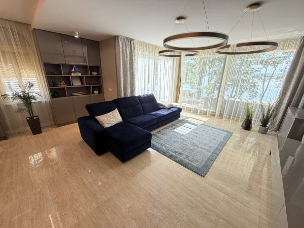 Eladó Lakás Balatonföldvár 153 m2 