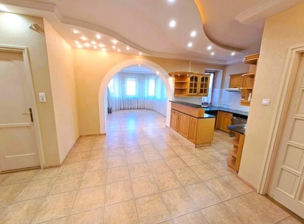Eladó Ház Kecskemét 178 m2 