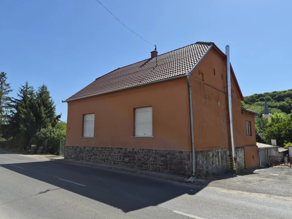 Eladó Ház Komló 110 m2 
