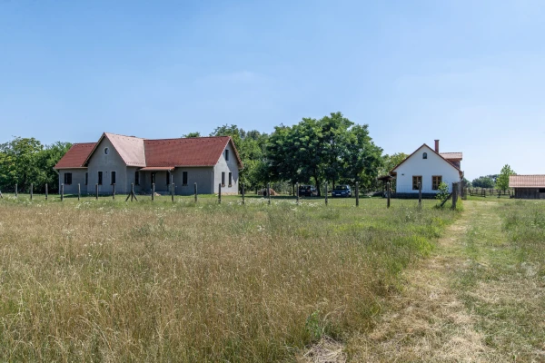 Eladó Telek Jászberény 104743 m2 