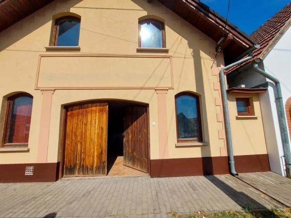 Eladó Nyaraló Dunaföldvár 153 m2 