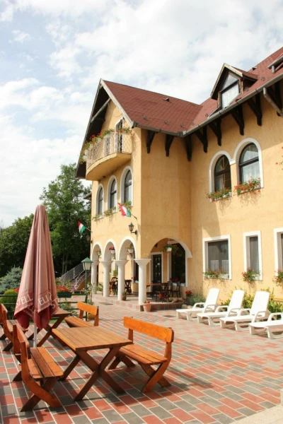 Eladó Ház Domony 1653 m2 