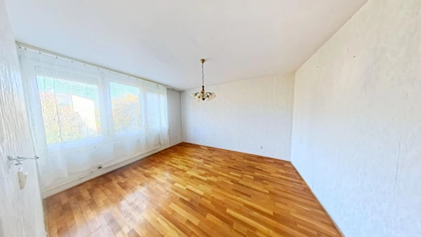 Eladó Lakás Veszprém 77 m2 