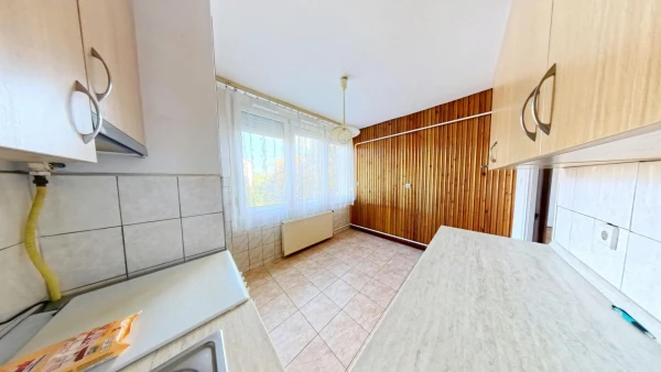 Eladó Lakás Veszprém 77 m2 