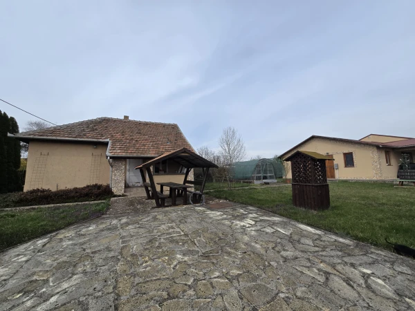 Eladó Telek Bodrogolaszi 1891 m2 