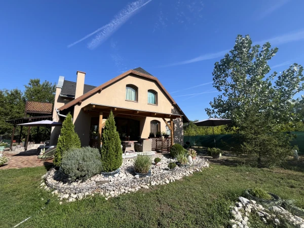 Eladó Ház Solt 254 m2 