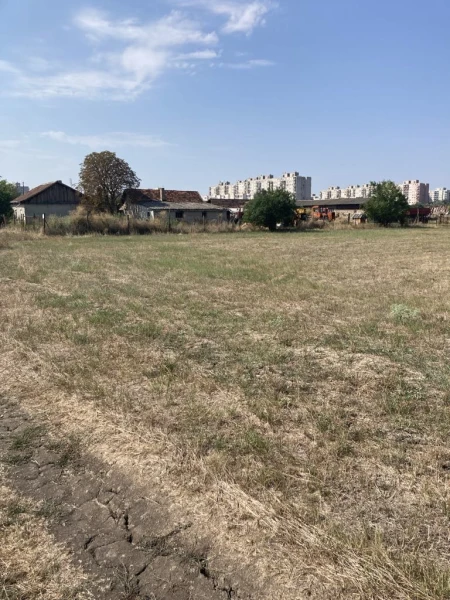 Eladó Telek Szolnok 2000 m2 