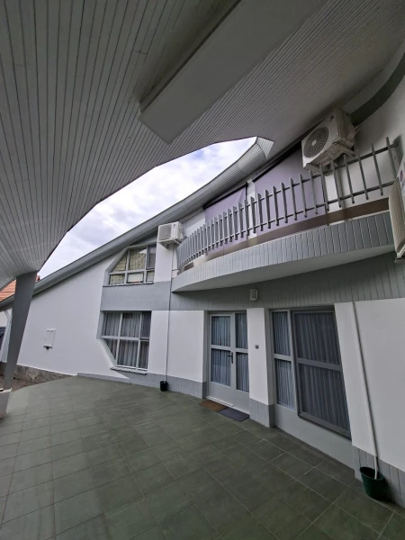 Eladó Ház Szolnok 200 m2 
