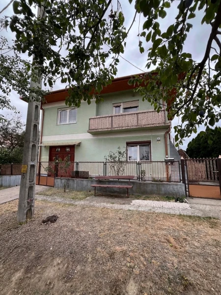 Eladó Ház Dány 180 m2 