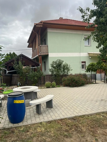 Eladó Ház Dány 180 m2 