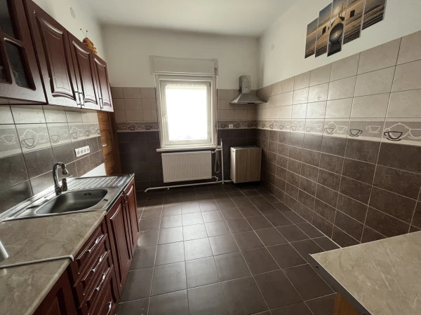 Eladó Ház Dány 180 m2 
