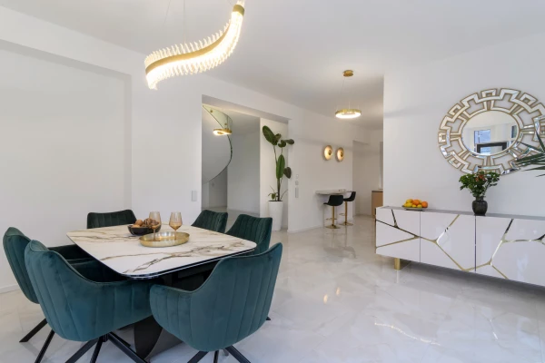 Eladó Ház Budaörs 480 m2 