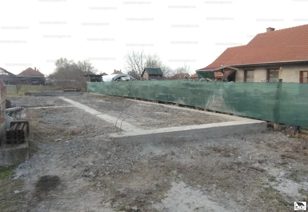 Eladó Telek Jászszentlászló 1203 m2 